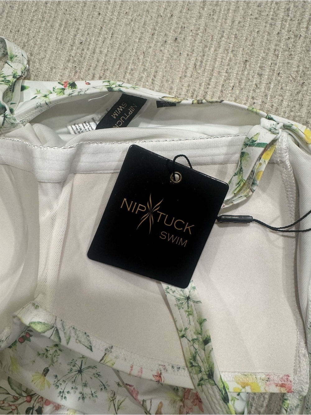 NWT New NIP TUCK Joanne Floral Twist Front One Piece Swimsuit 8 Cruise Swimsuit - Picture 6 of 8